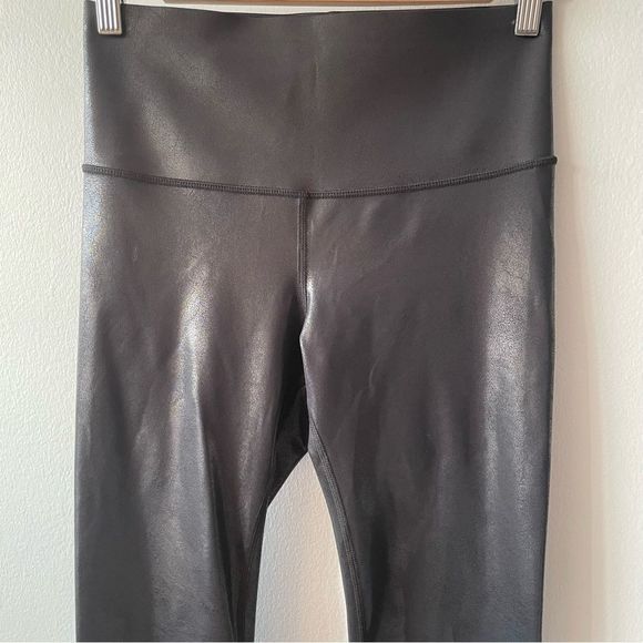 Knix High rise leggings with leather like finish black - Picture 8 of 8